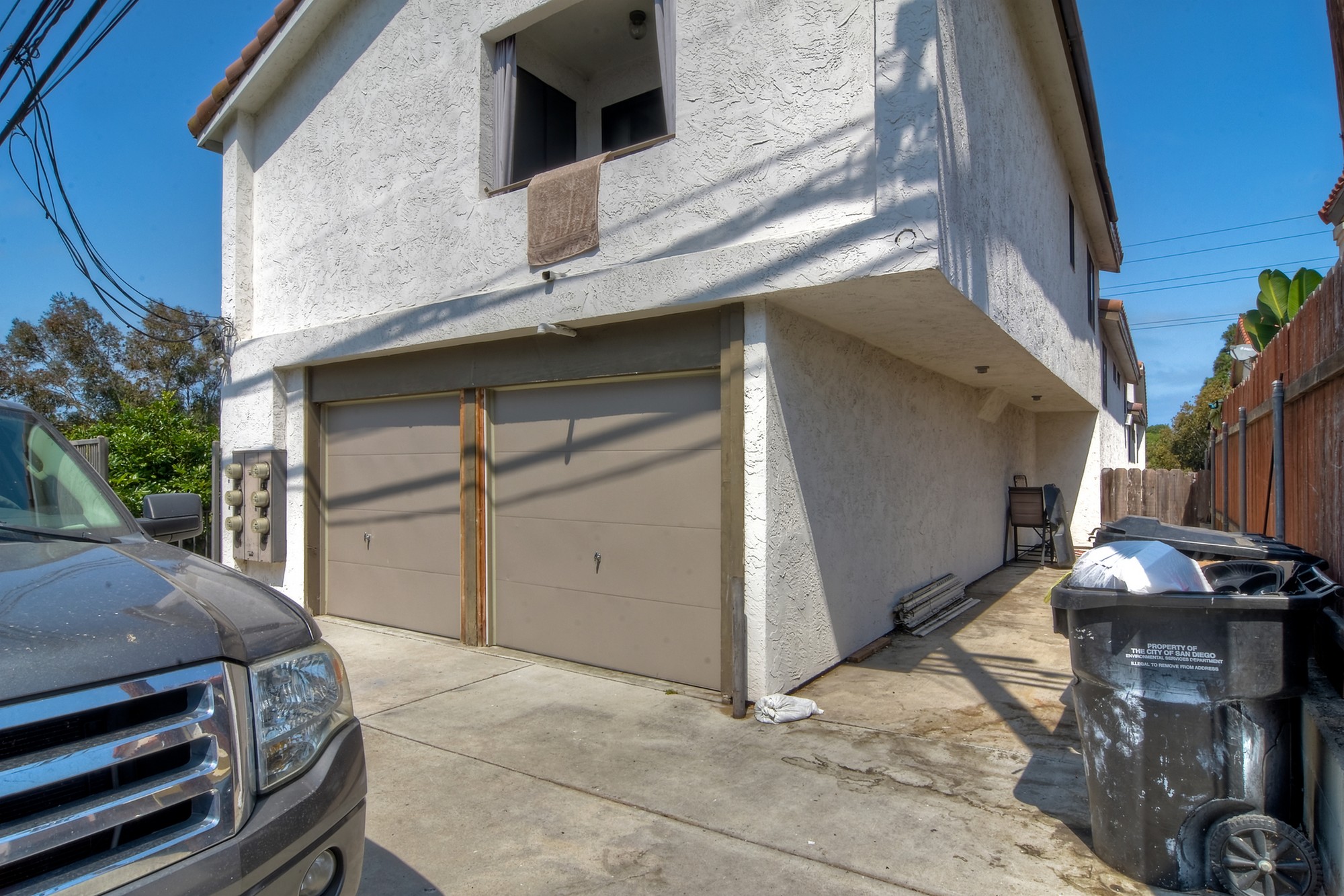 2053 Chatsworth Boulevard